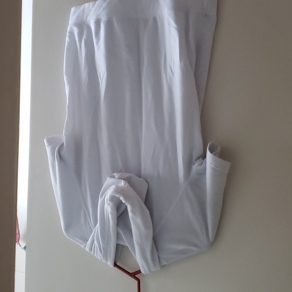 Cute top - Picture 3 of 4